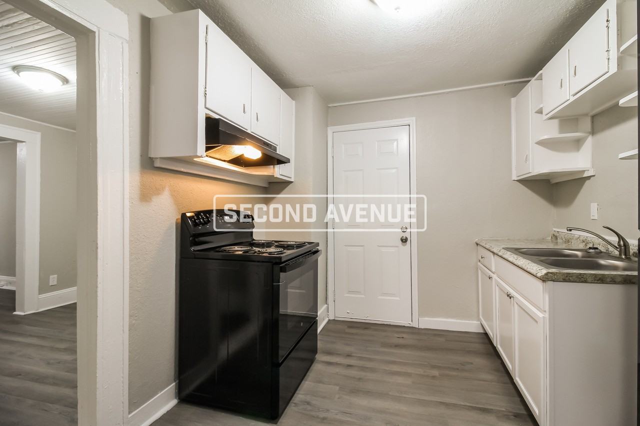 1522 W 22nd St - Photo 5 of 20