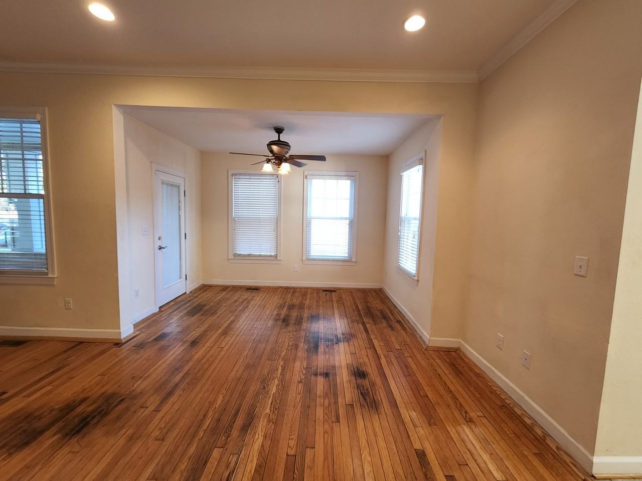 710 W 36th St - Photo 5 of 20