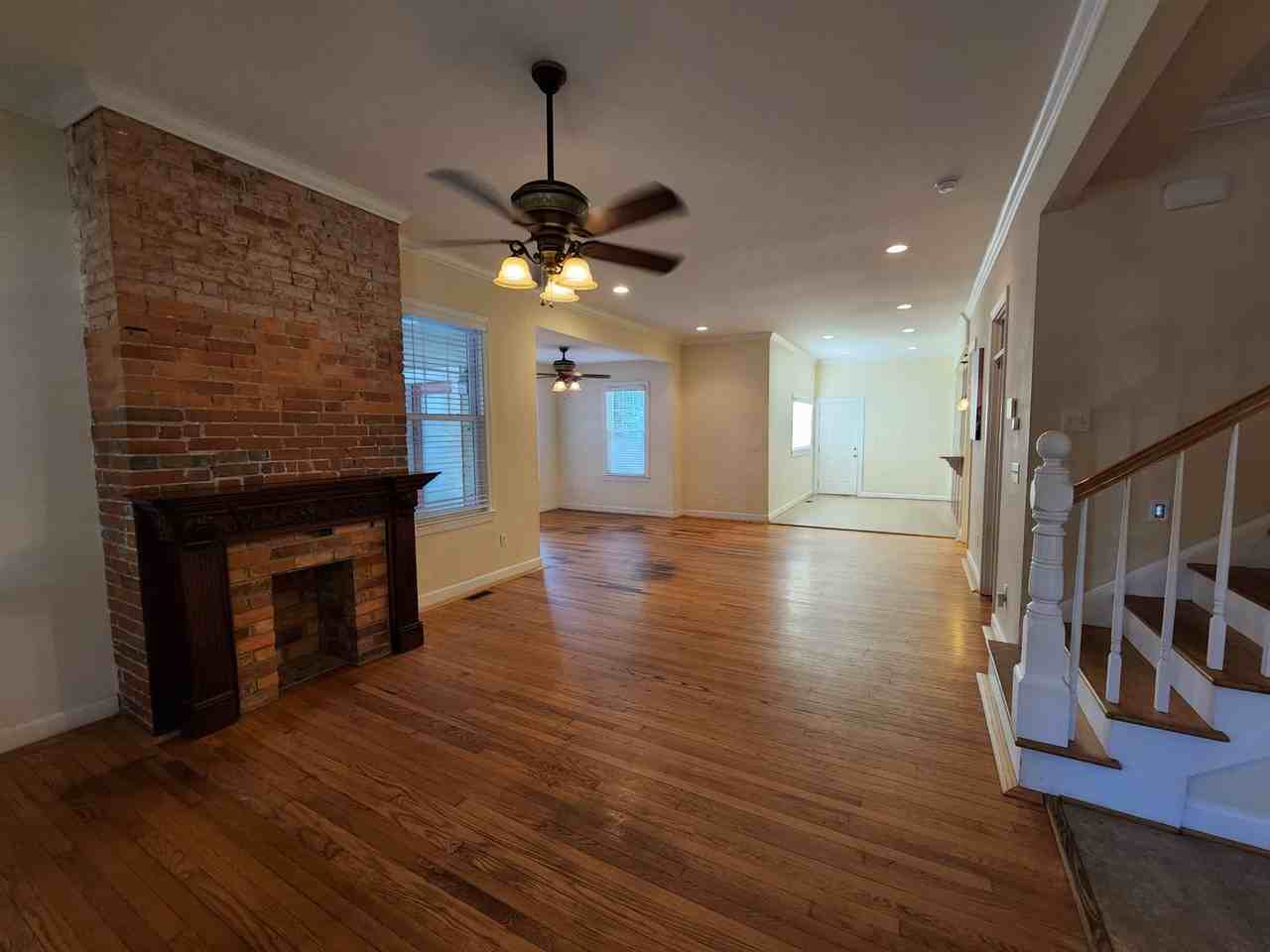 710 W 36th St - Photo 6 of 20