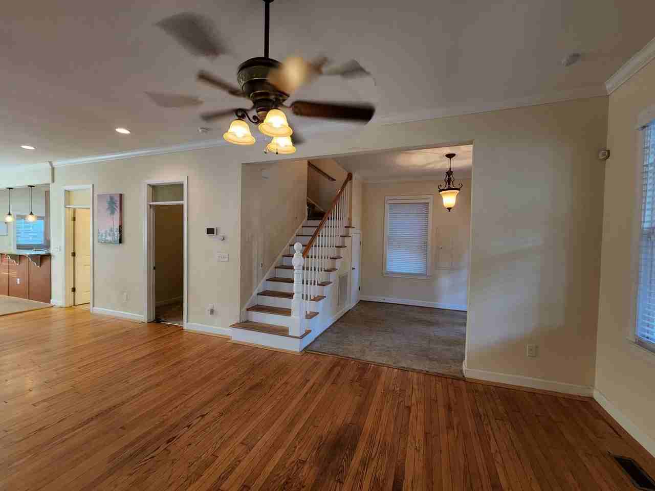 710 W 36th St - Photo 7 of 20