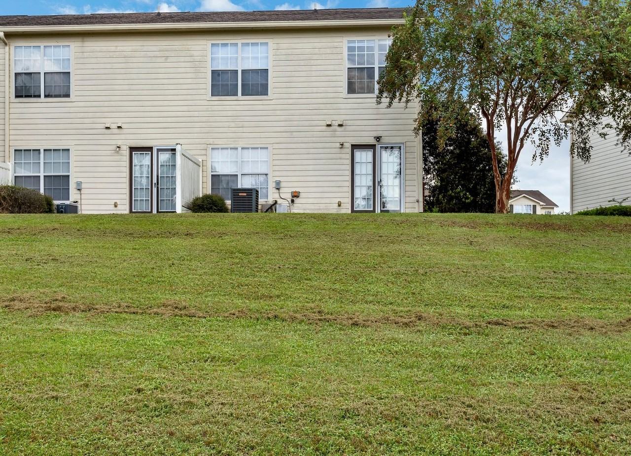 735 Majestic Dr - Photo 4 of 34