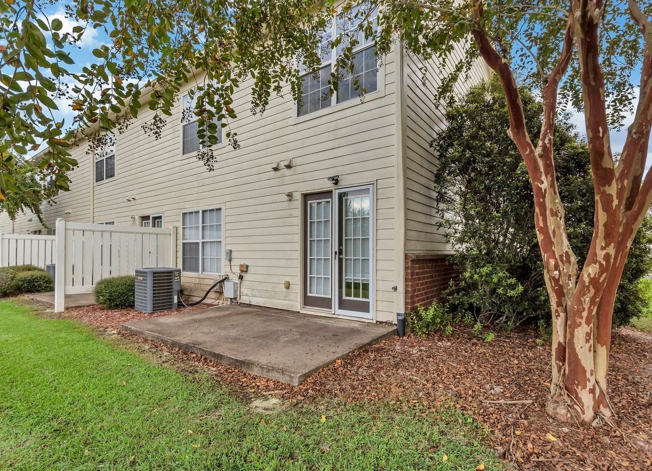 735 Majestic Dr - Photo 6 of 34