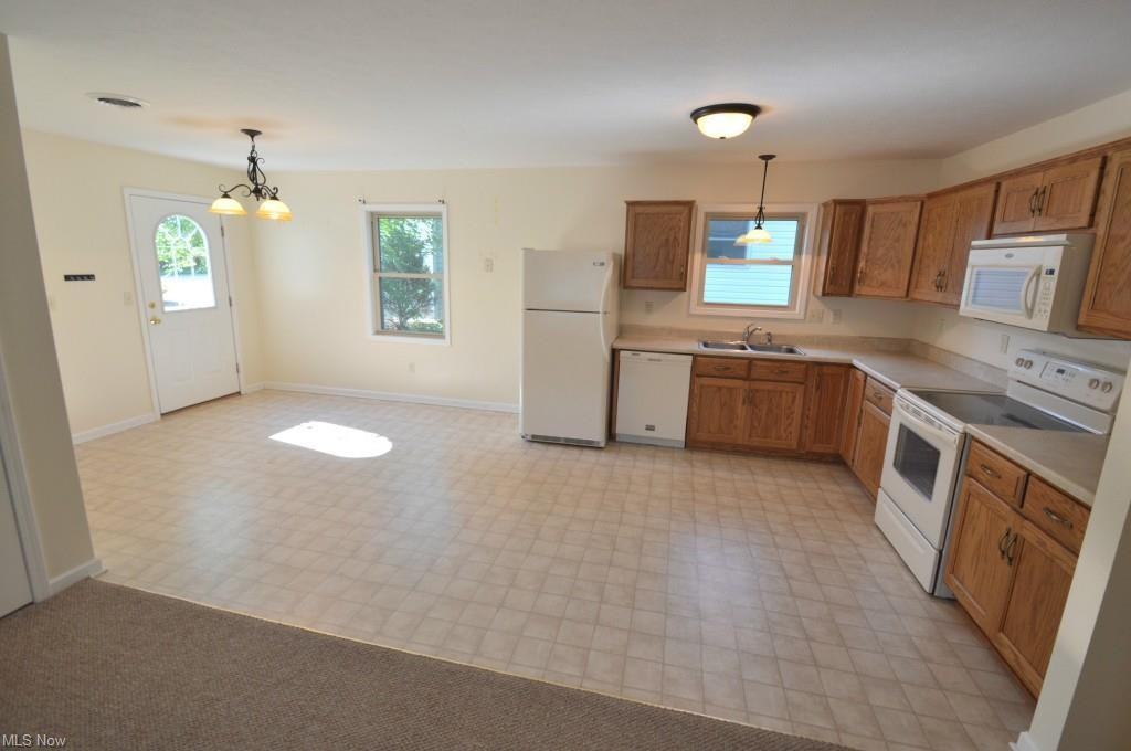 408 Orchard Dr - Photo 3 of 7