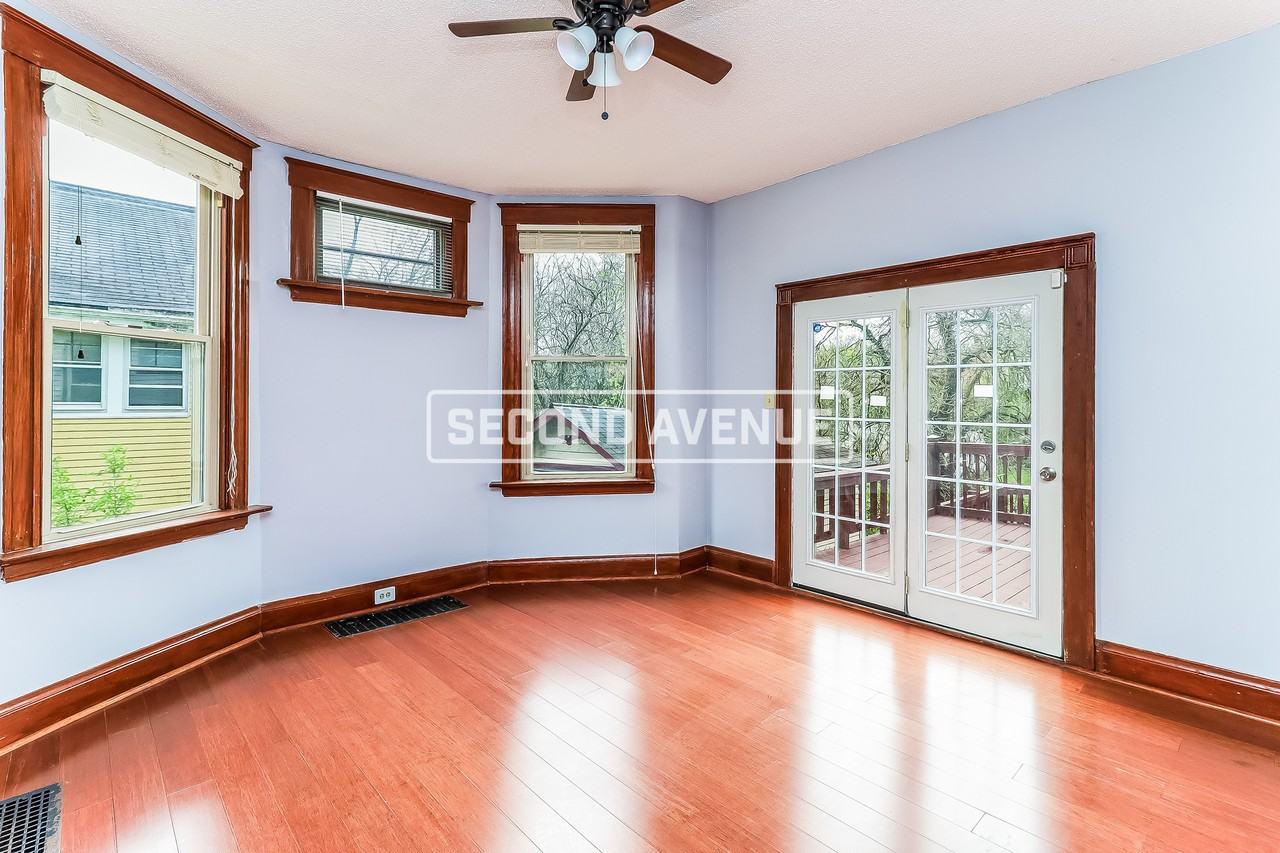739 Woodlawn Ave - Photo 3 of 15
