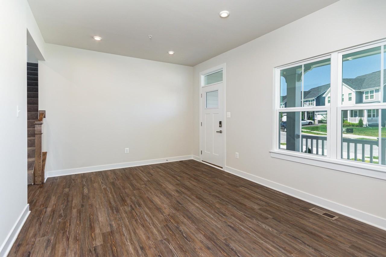 2162 Nottoway Dr - Photo 5 of 47