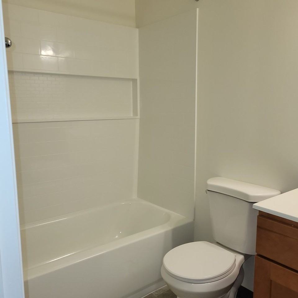 Glenn Wyn (06gl) - Photo 5 of 7