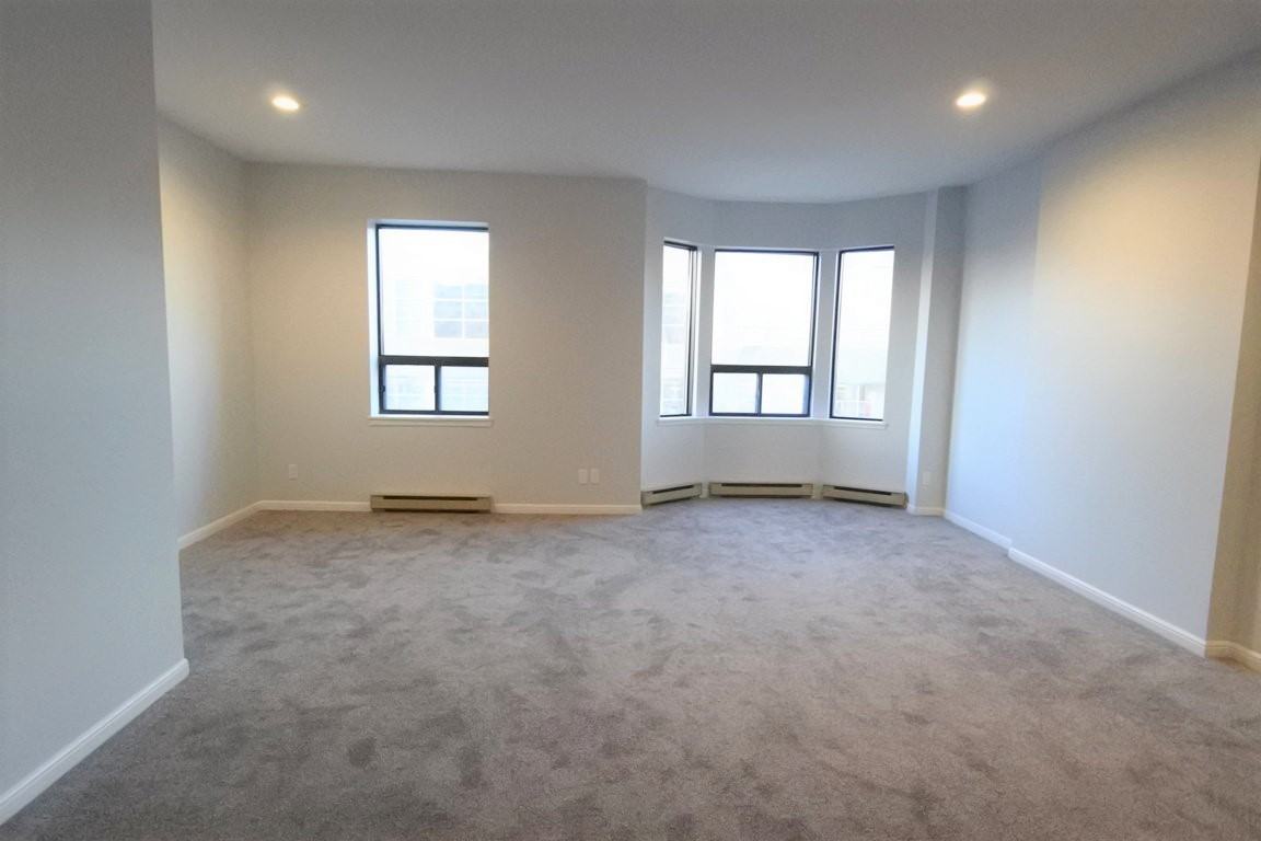205 Danforth Ave Fl 2 - Photo 2 of 36