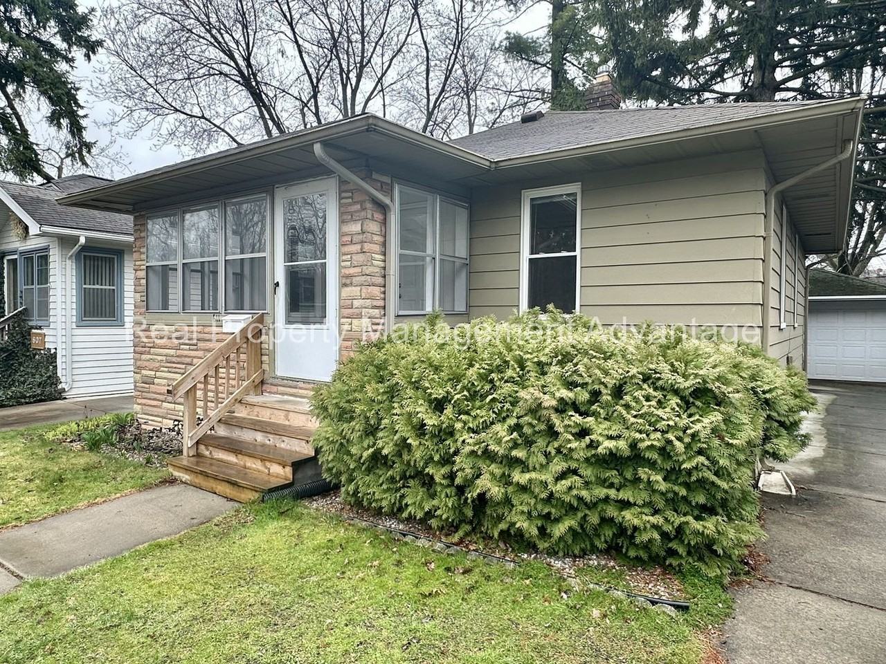 611 Oakland Ave - Photo 2 of 21