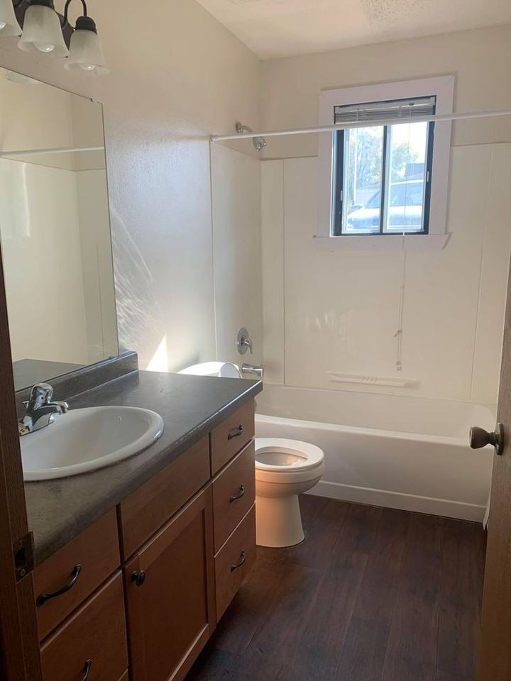 Cedar Square E & W Apartments - Photo 2 of 15