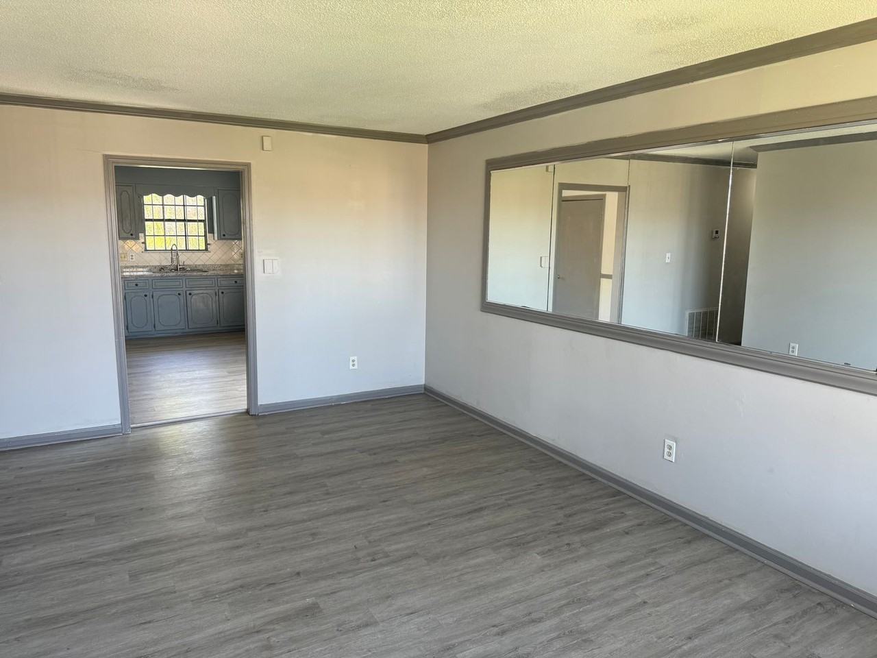 1527 14th St Sw - Photo 2 of 14