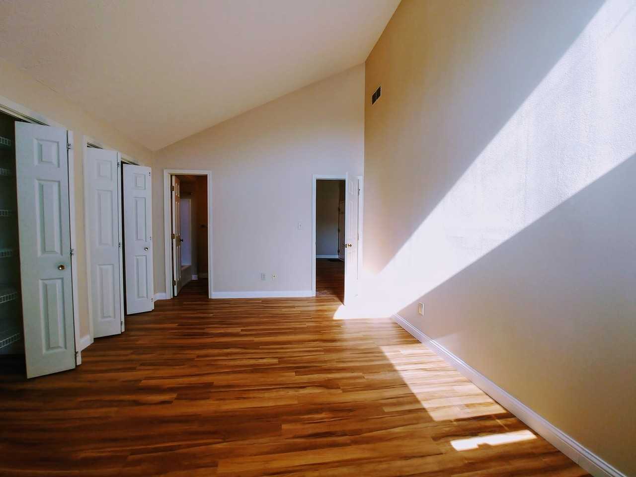 1318 S College Mall Rd - Photo 6 of 13