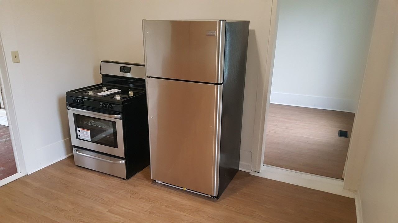 2707 S Madison St - Photo 3 of 15