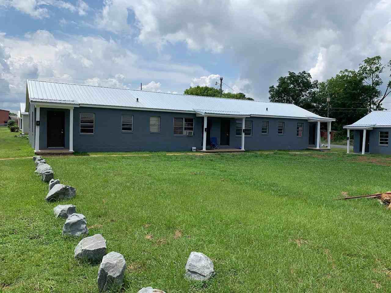 Stillman Court Apartments - Photo 3 of 5