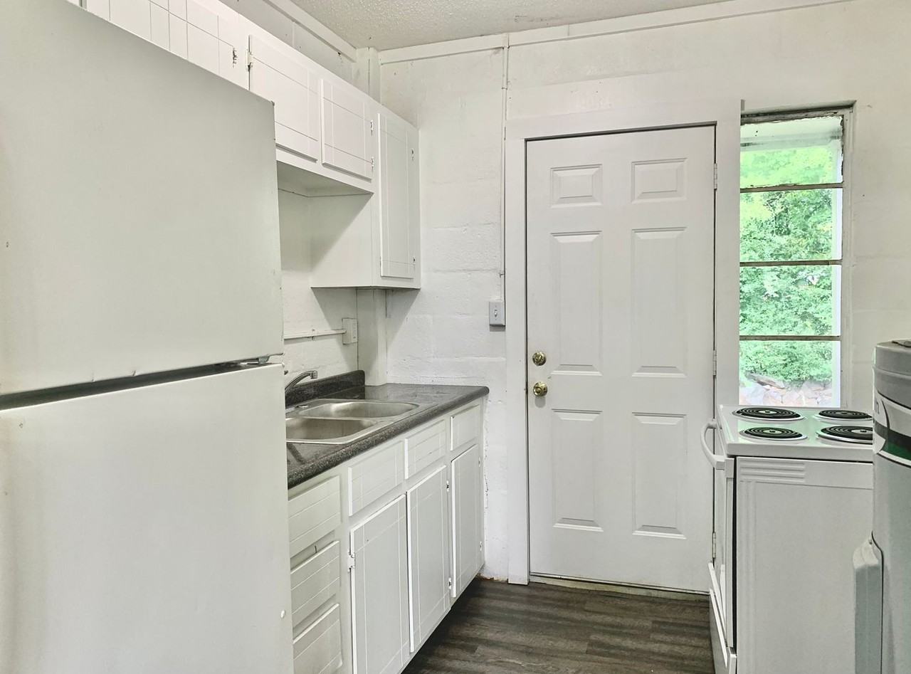 Stillman Court Apartments - Photo 4 of 5