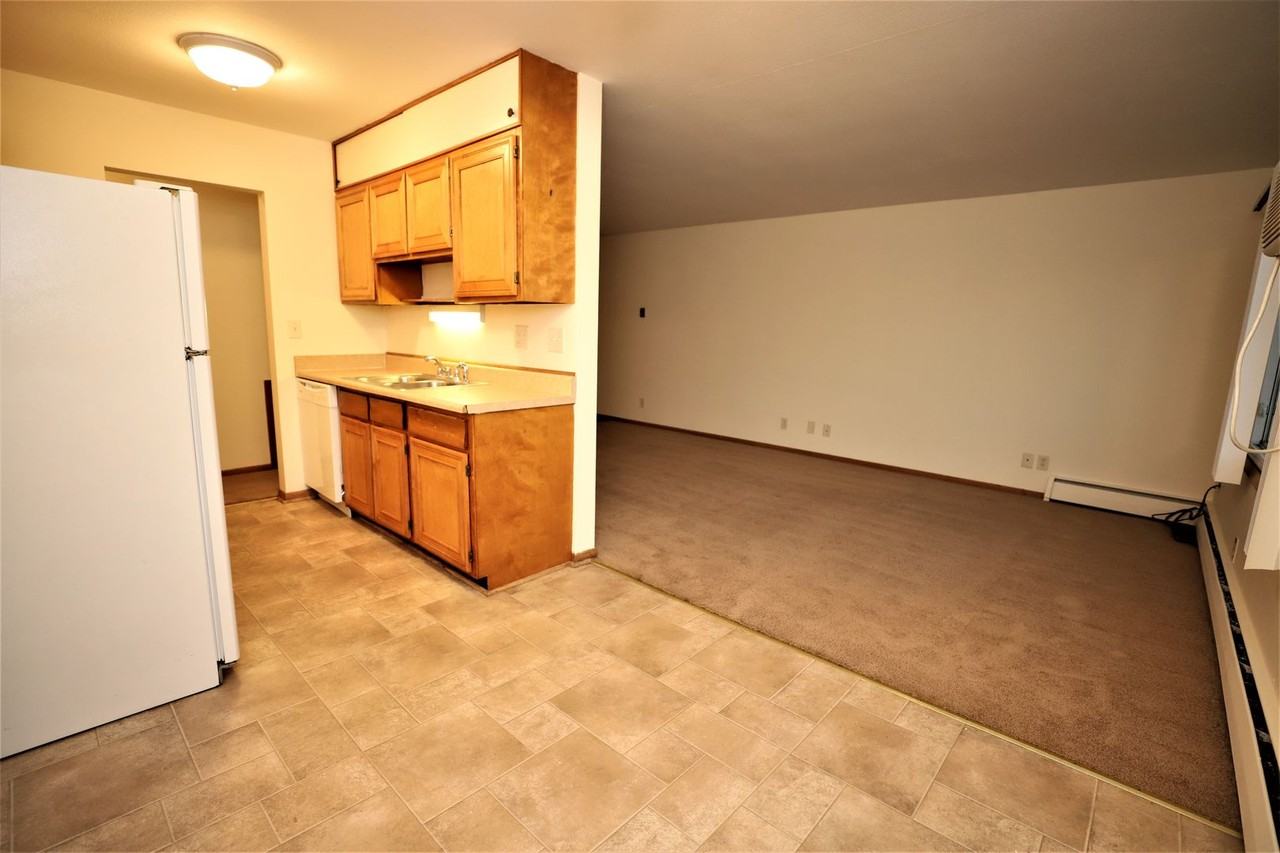 Pendleton Apartments - Photo 6 of 12