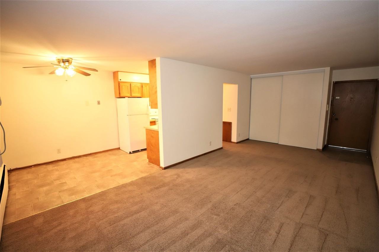 Pendleton Apartments - Photo 7 of 12