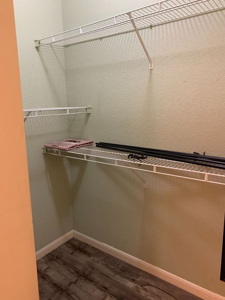 860 N Orange Ave - Photo 3 of 6