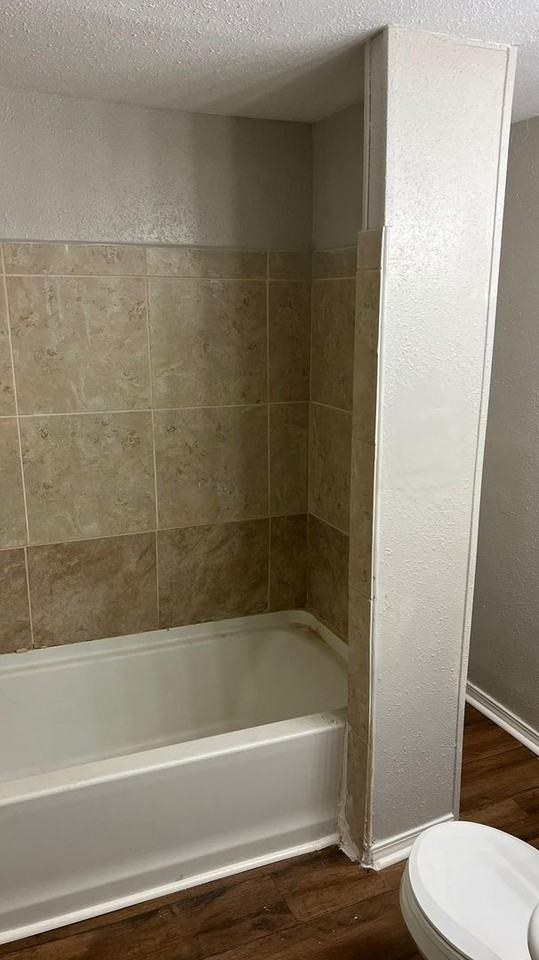 4700 Beaumont Ave - Photo 4 of 12
