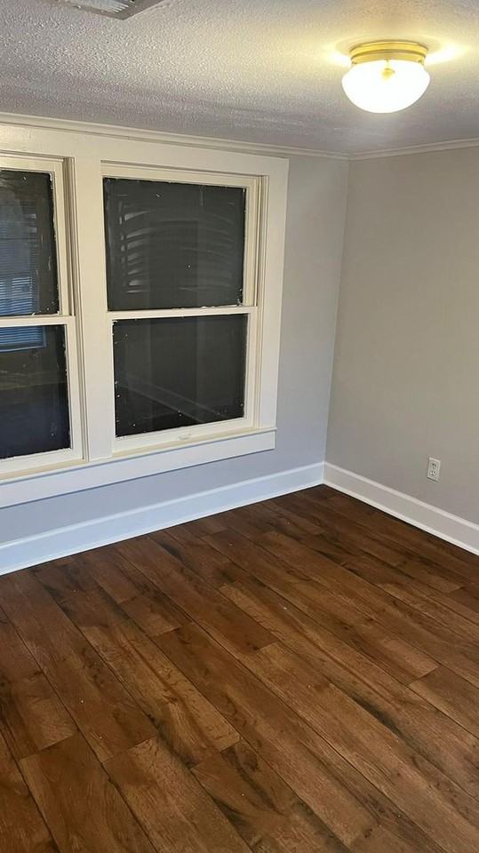 4700 Beaumont Ave - Photo 7 of 12