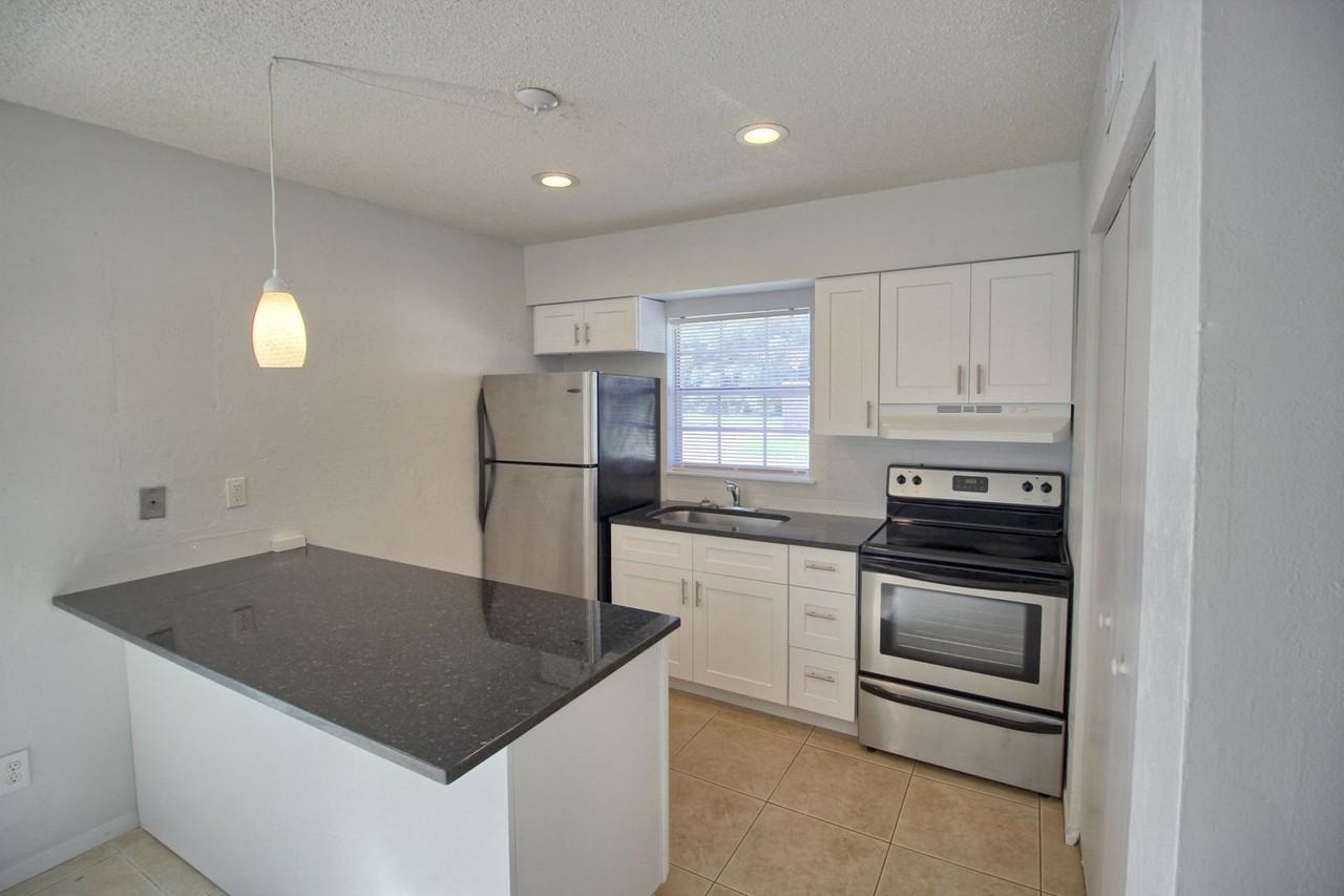 1300 E Muriel St - Photo 6 of 19