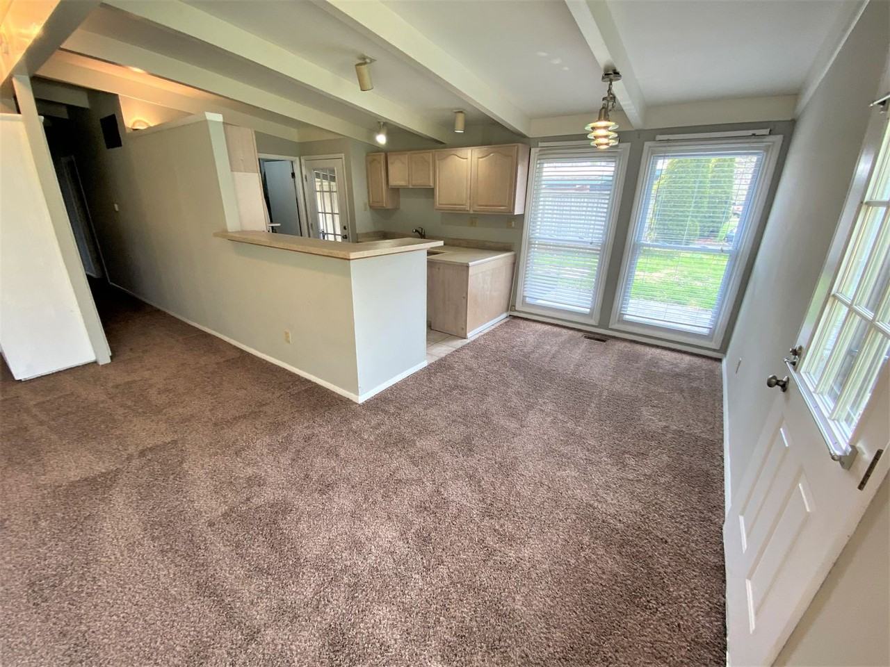 2443 Edgevale Rd - Photo 5 of 34