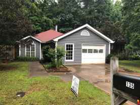 135 Greenwood Ln - Photo 1 of 1