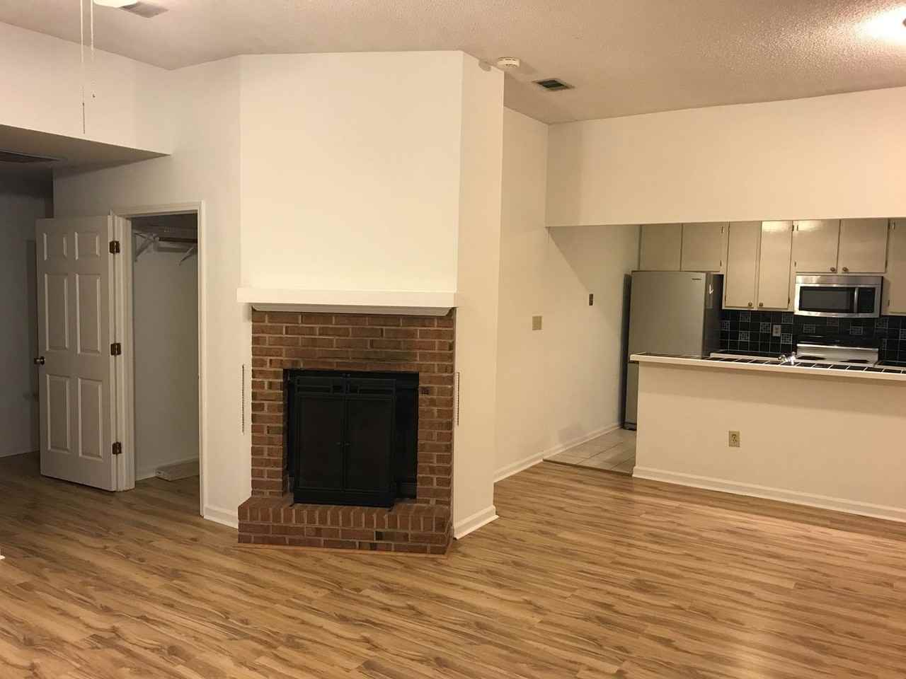 135 Greenwood Ln - Photo 5 of 19