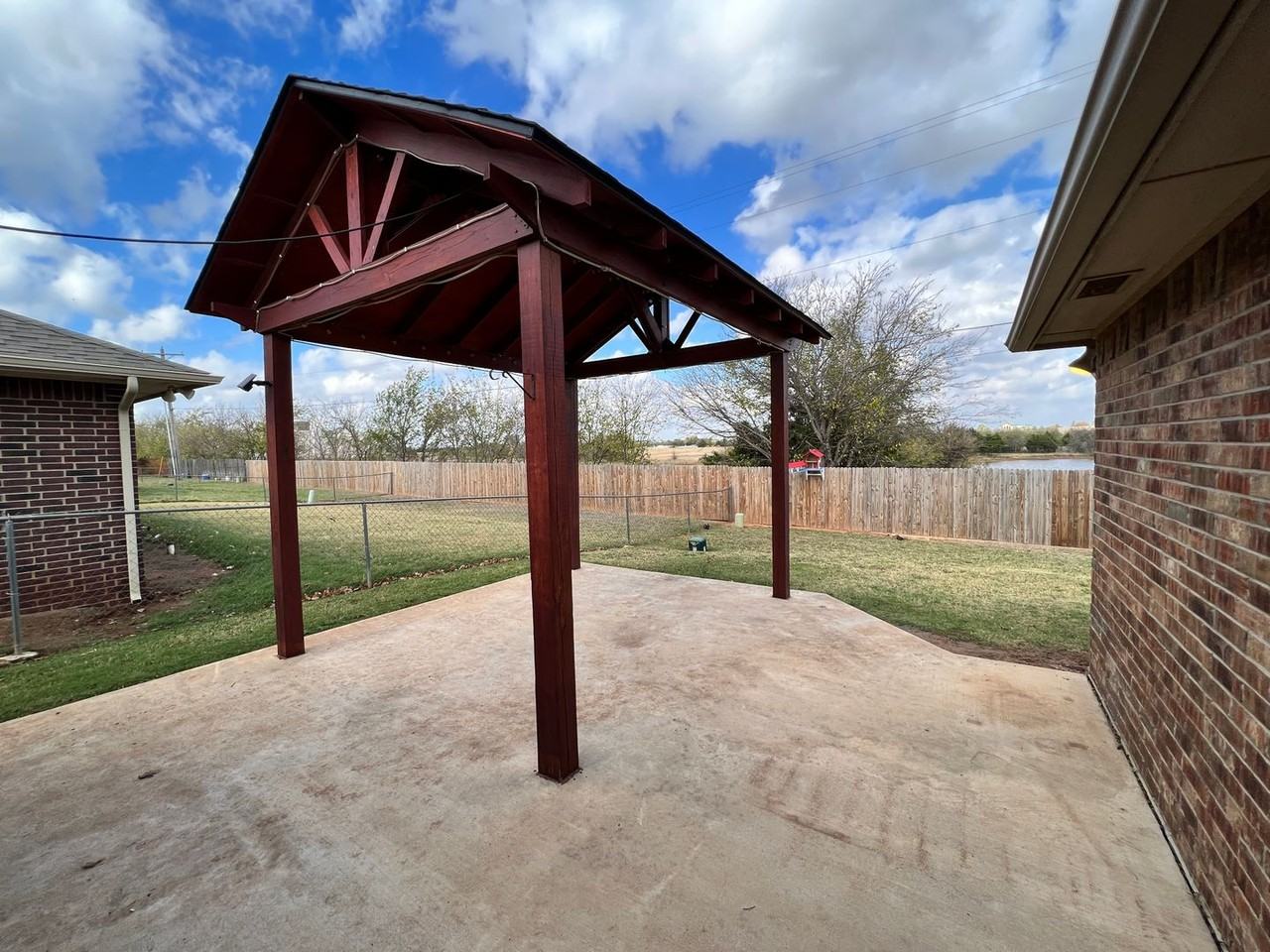 813 Northeast 85th Street - Photo 6 of 26