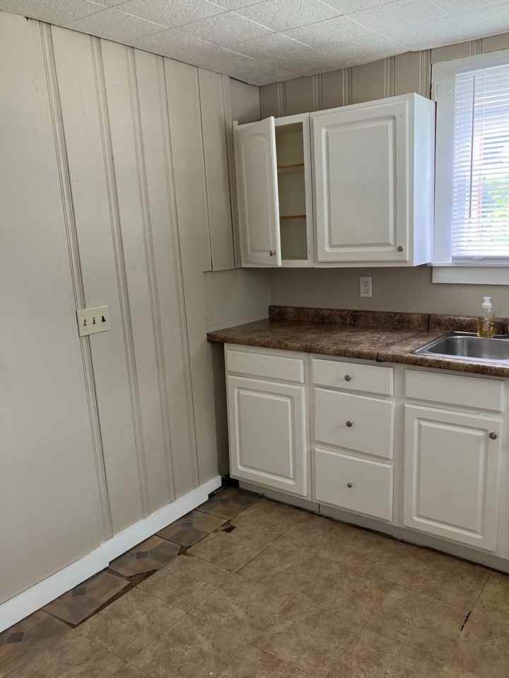 941 N Central Avenue - Photo 2 of 5