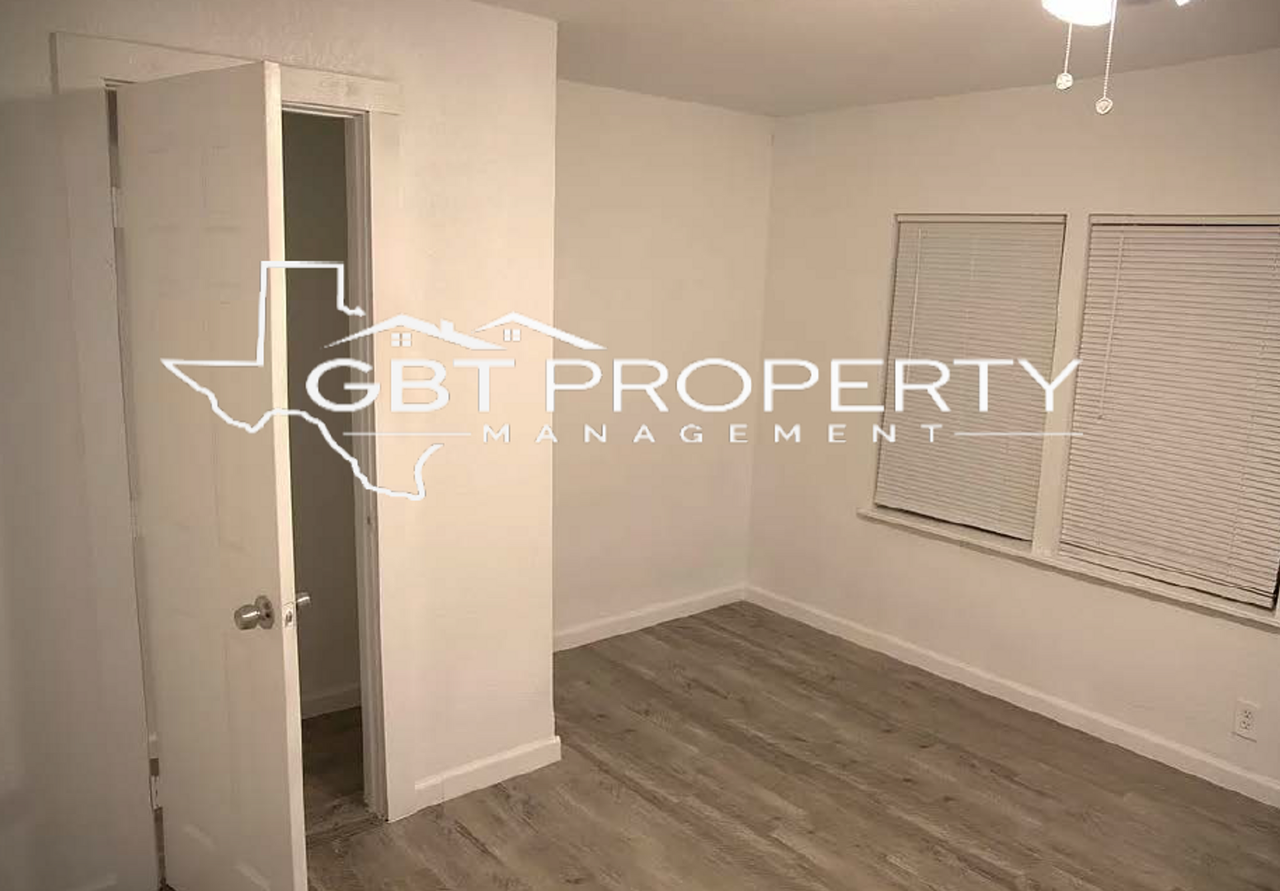1606 3rd St - Photo 3 of 5