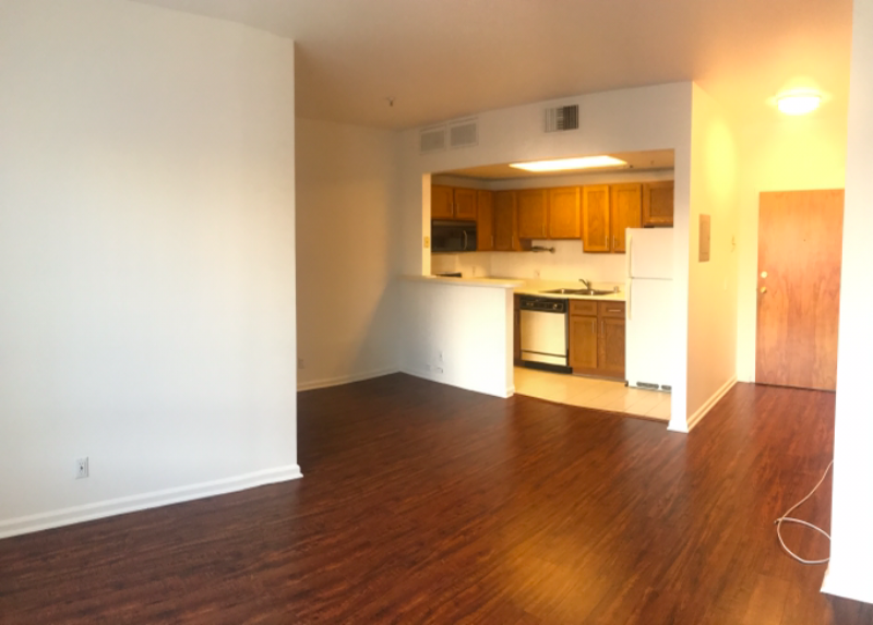 820 S Mansfield Ave #406