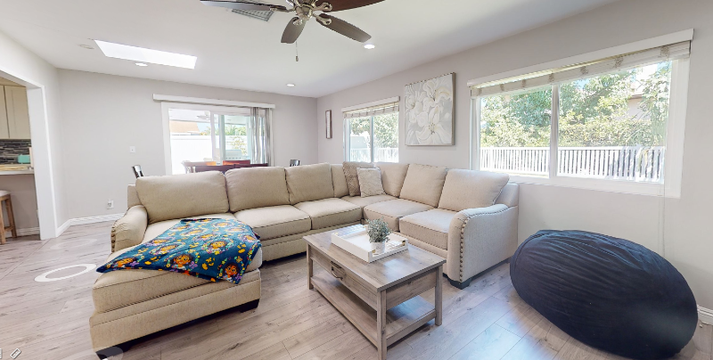 19101 E Ryals Ln - Photo 4 of 32