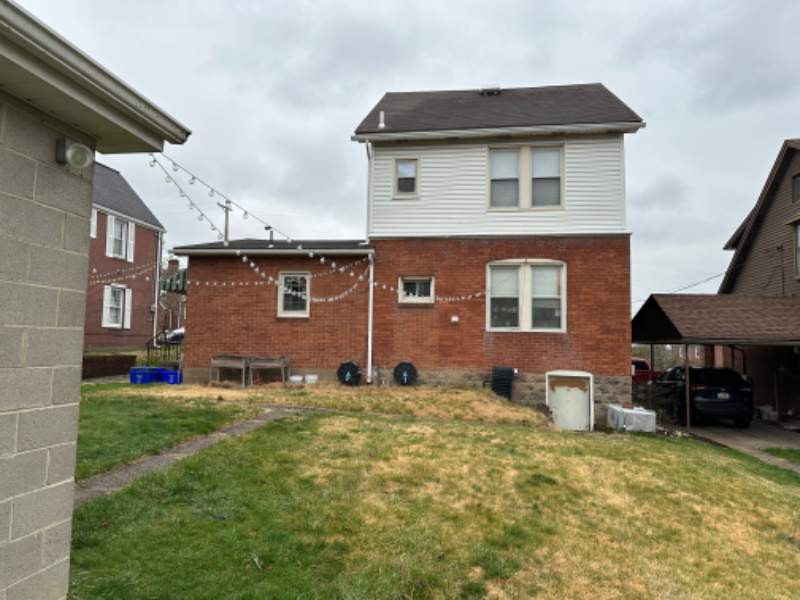 1727 Vermont Ave - Photo 2 of 2