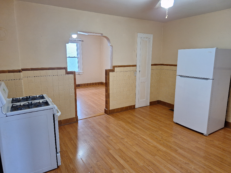 321 Oak Hill Ave #1 - Photo 3 of 10