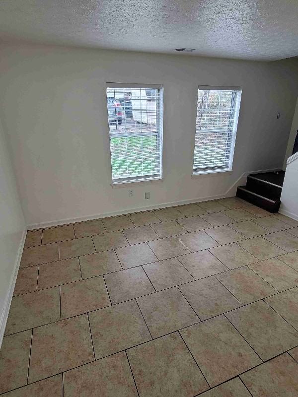 739 W 8th St #2 - Photo 4 of 13