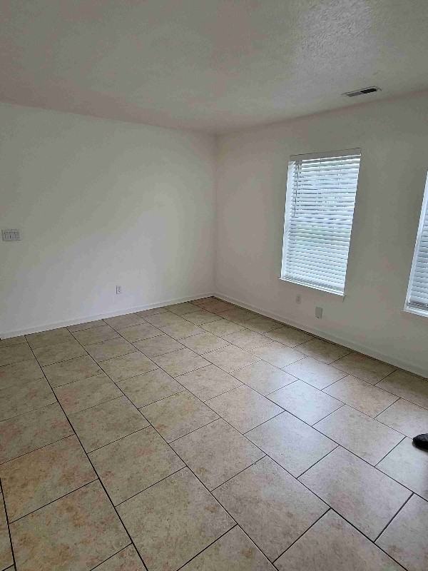 739 W 8th St #2 - Photo 5 of 13