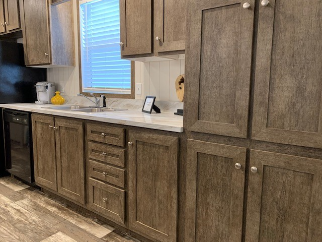 1080 Hemlock Dr - Photo 3 of 16
