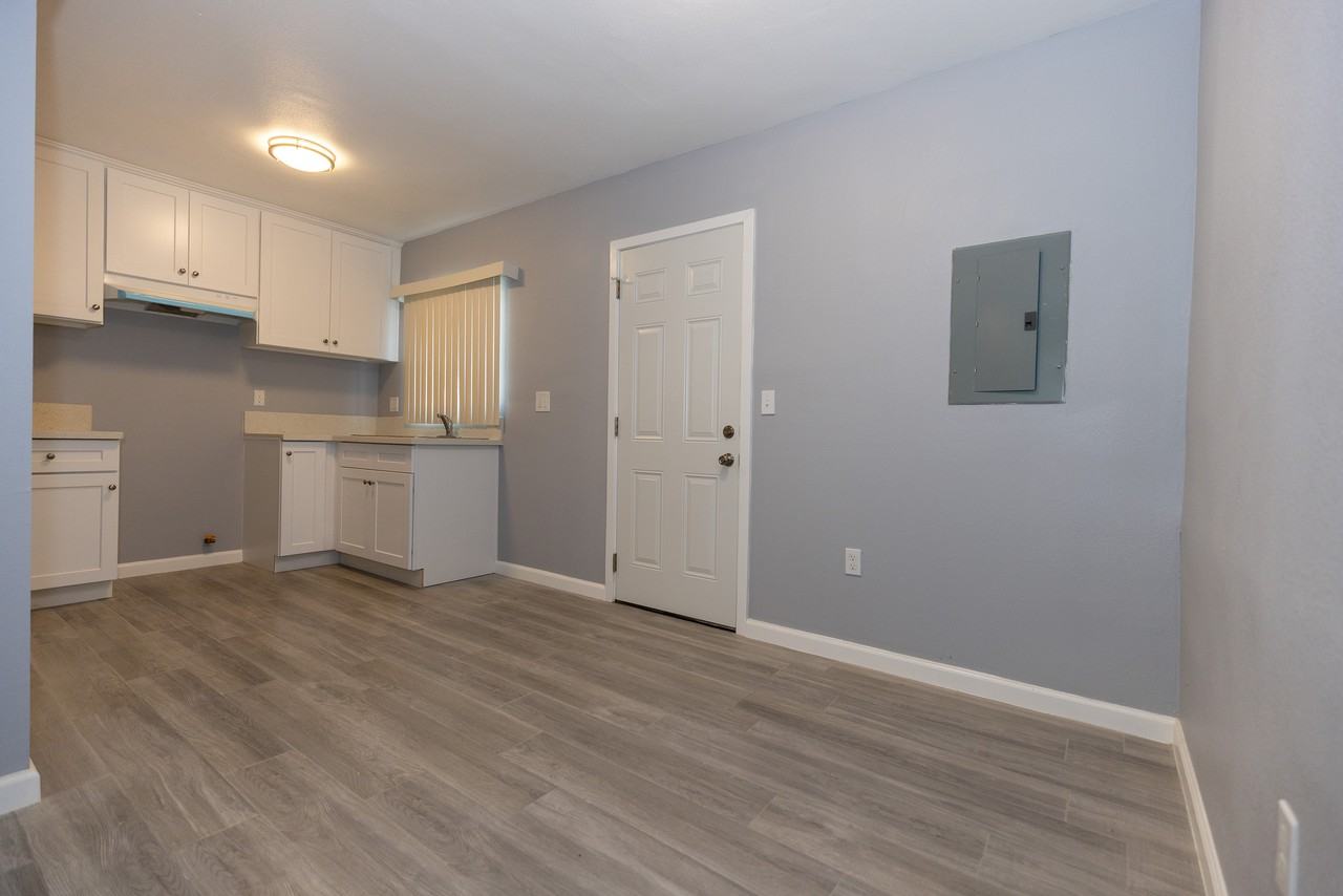 14924 Lemoli Avenue #14924 1/2 - Photo 3 of 11