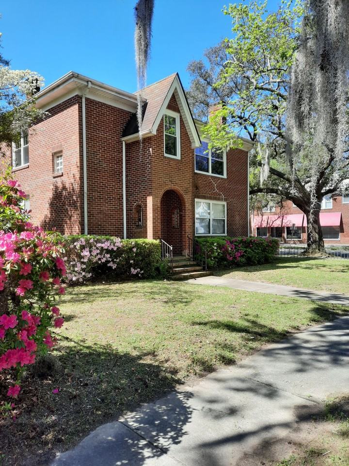 1101 E 49th St LOWER, Savannah, GA 31404 3 Bedroom Apartment for