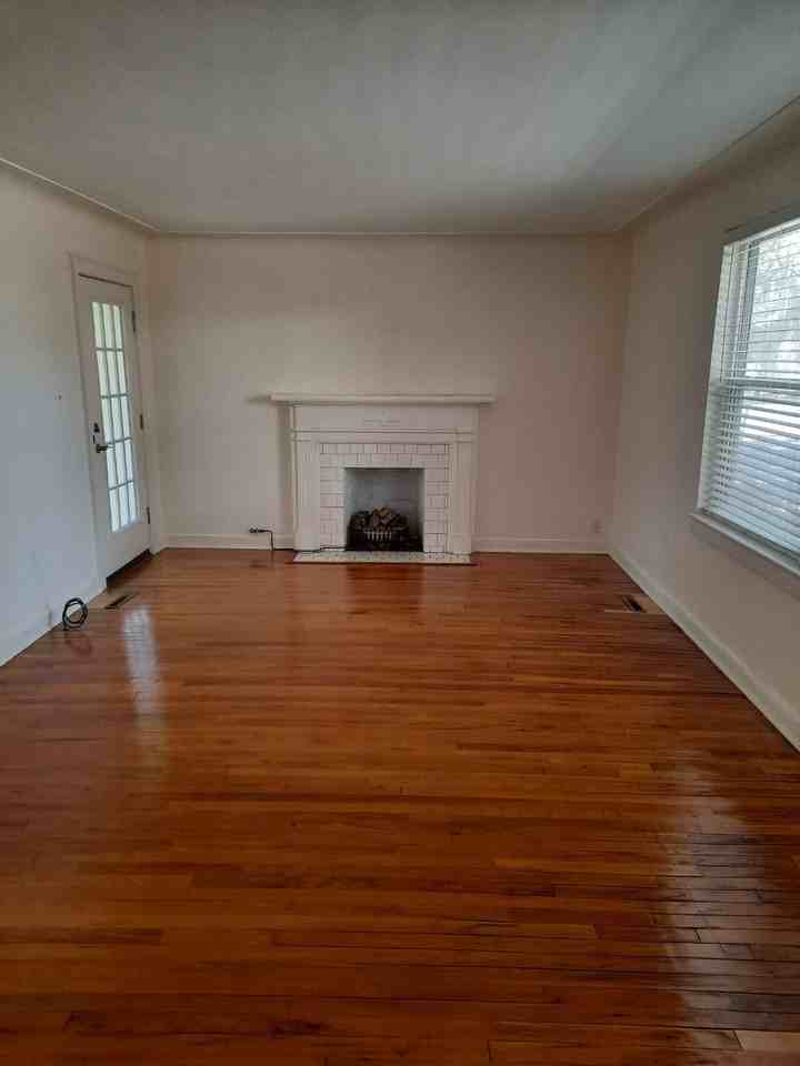 1101 E 49th St - Photo 3 of 7