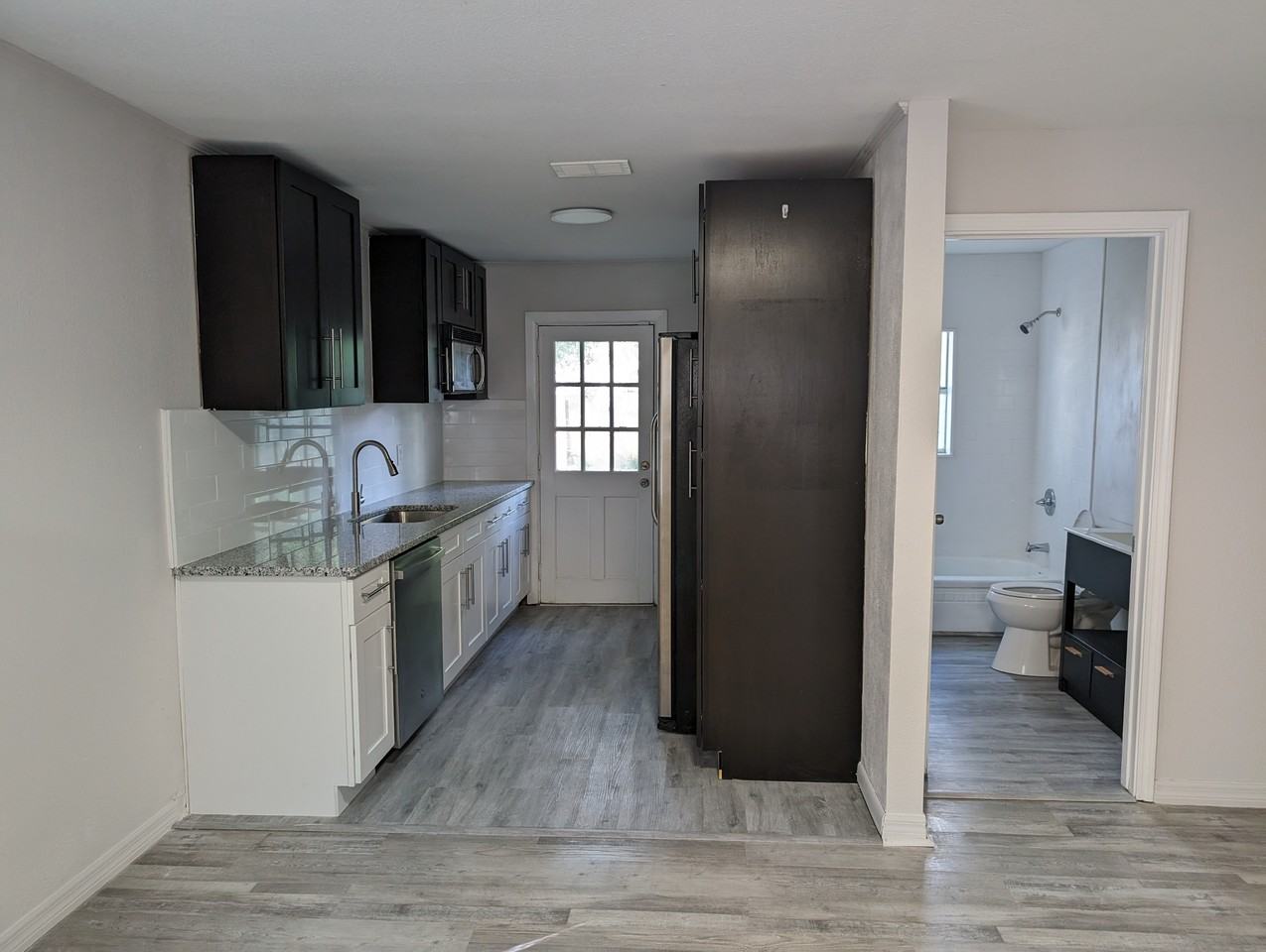 9015 Hirsch Ct #NA - Photo 4 of 12