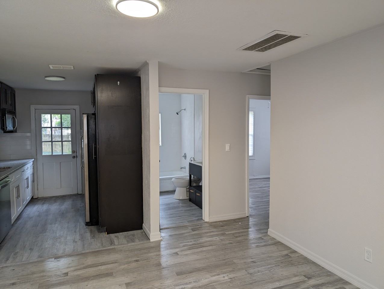 9015 Hirsch Ct #NA - Photo 6 of 12