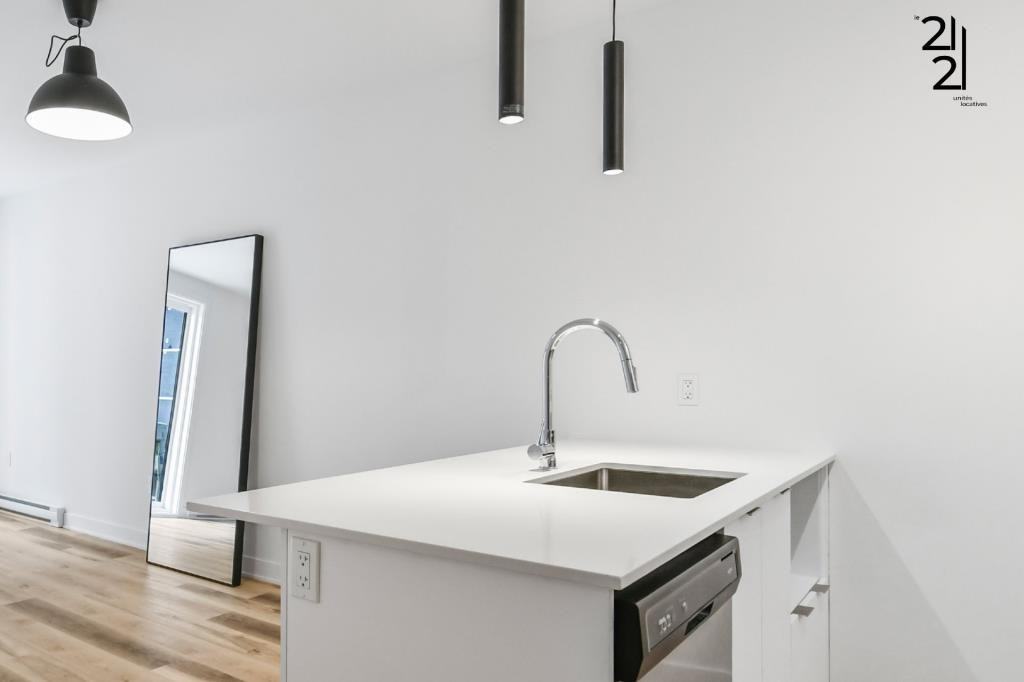 2121 Avenue Papineau — photo 2