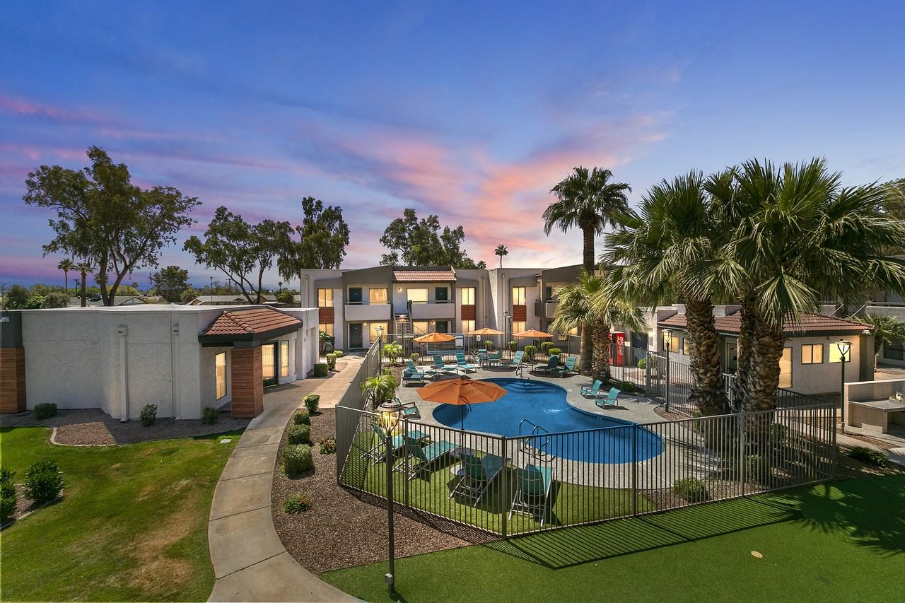 Ardella on 67th - Photo 3 of 33