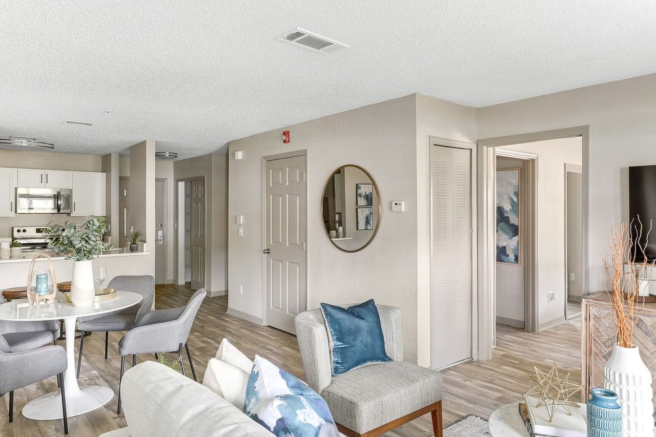 The Mirage on Kernan - Photo 3 of 18