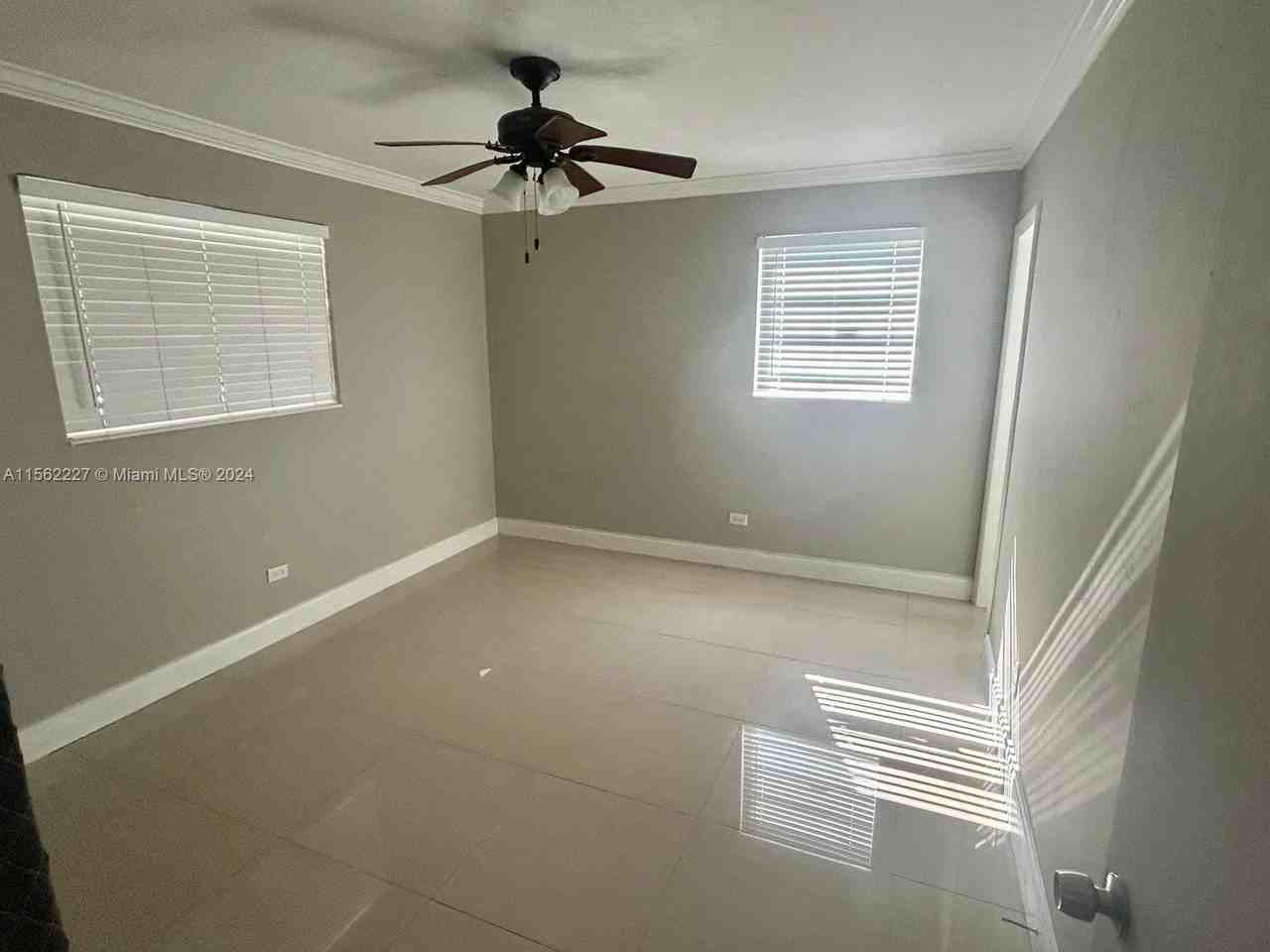 6881 Sw 6th St - Photo 3 of 8