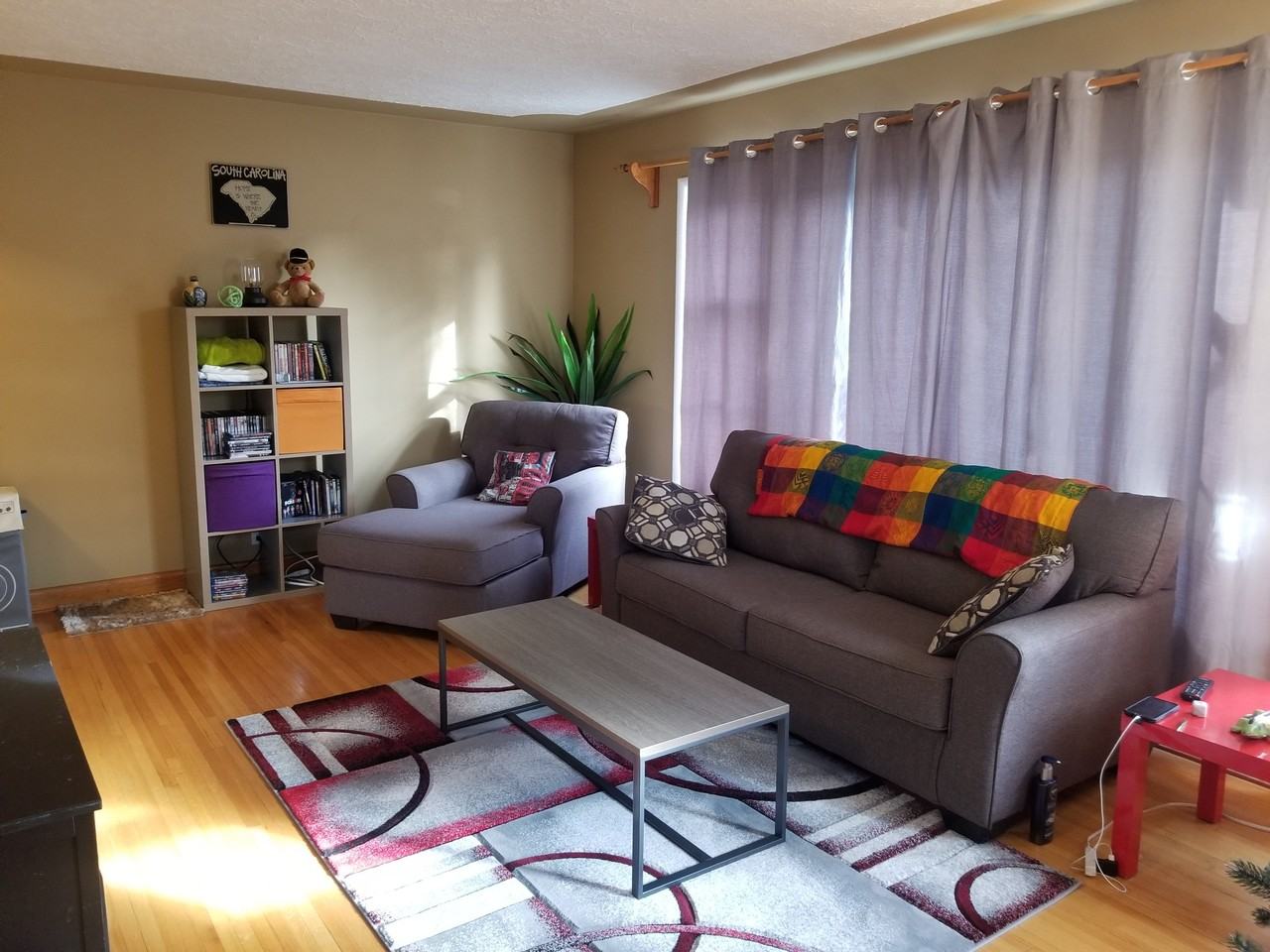 234 20 Ave Nw - Photo 3 of 18