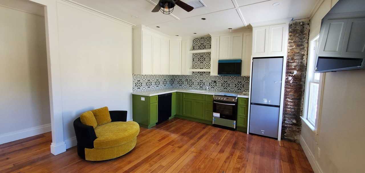 0350 1814 Osos St. - Photo 2 of 9