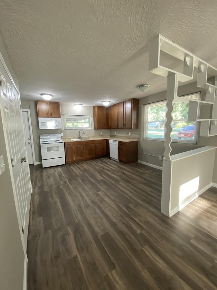 1628 W Scott St #1 - Photo 5 of 10