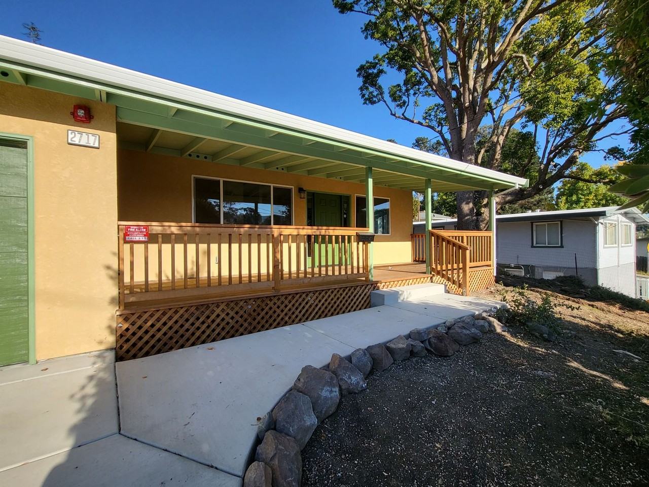 2717 Sheldon Dr - Photo 2 of 12